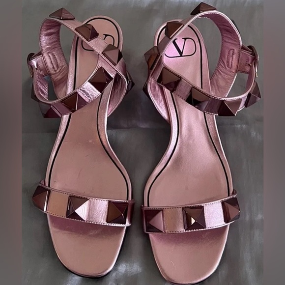 Valentino Garavani Roman Pink Metallic Block Heel Sandals  $1150 - Picture 11 of 11